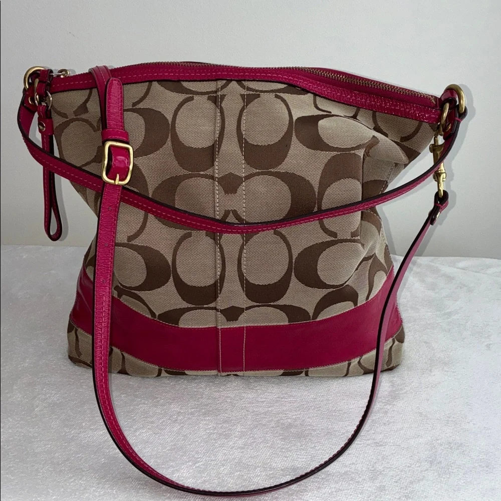 Coach Signature Hobo Bag, Crossbody Purse Shoulder Bag. Like new.